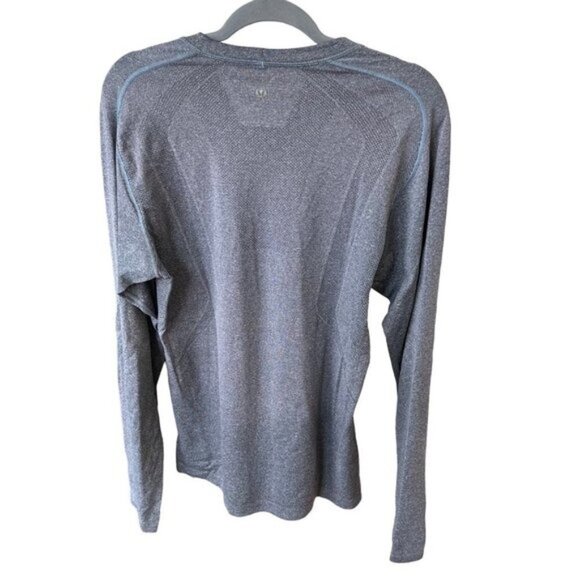 Lululemon Men's Long Sleeved Athletic Tee Size Medium - Picture 2 of 7